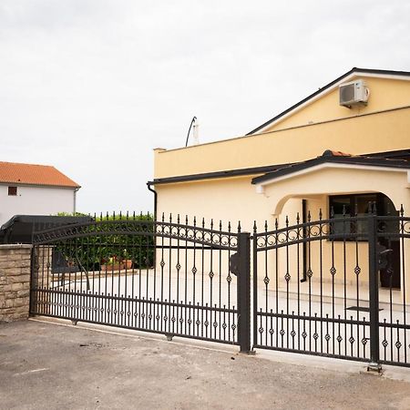 Apartmant Green Treasure Marcana Exterior photo